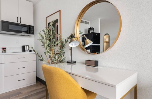 Greenway Plaza-Upper Kirby Apartment | Lodgeur | Peaceful studio stay | Upper Kirby