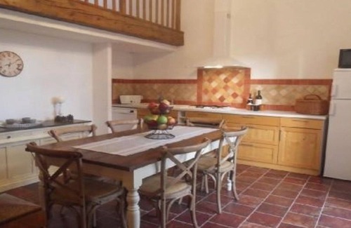 Marseillette House | Lodging in an old wine cellar overlooking the Canal du Midi