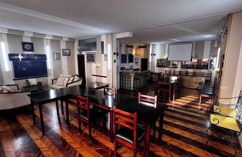 Loja Hotel | Lodging in the center with gym and parking included.