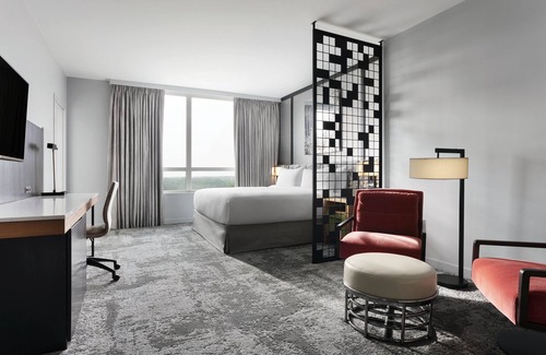 Rosemont Hotel | Loews Chicago O'Hare Hotel