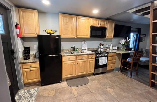 Brunswick Apartment | Loft Apt Just off C&O near Harpers Ferry, AT, train to DC, & Frederick