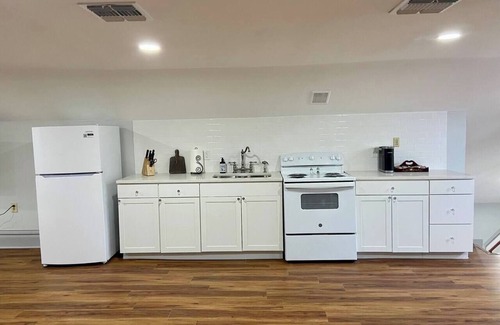 Greater Belhaven Apartment | Loft in Historic Mims-Dreyfus House in Belhaven