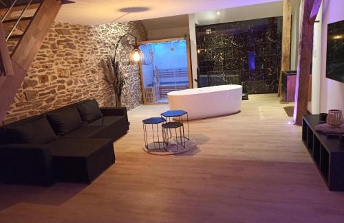 Basse-Bodeux Apartment | Loft noir (baignoire balnéo et sauna)