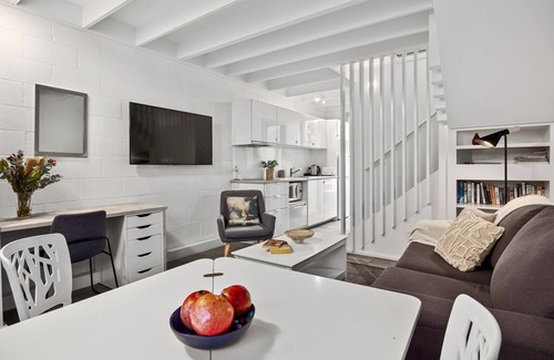Sorrento Apartment | LOFT STYLE APARTMENT, CHARM & AMBIANCE, FUNCTIONS, WEDDINGS, OCEANIC SORRENTO