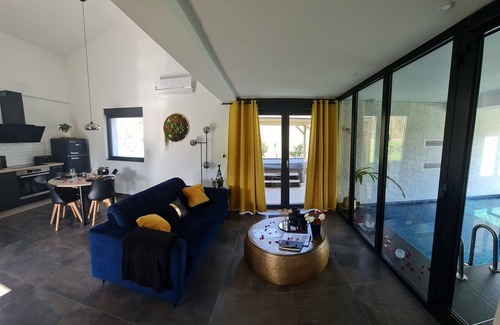 Kerprich-aux-Bois House | Loftconcept57. Maison-spa Privé Avec vue sur L'étang du Stock