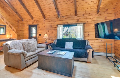 Denver Cabin | Log Cabin: 9 Mi to Plattekill & Belleayre Mtn