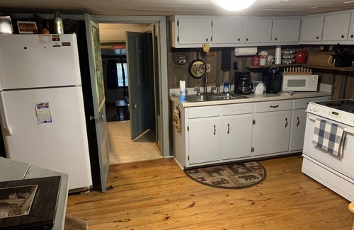 Pulaski House | Log Cabin Escape - Full Log Cabin Home