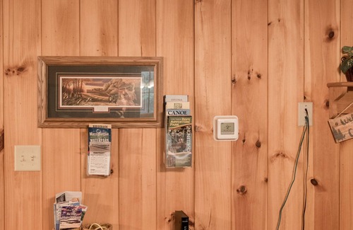 Luray Cabin | Log Cabin for couples and family in the Shenandoah Valley,10 miles from Luray,VA