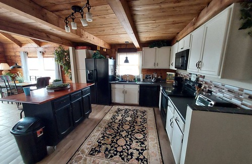Arcade Cabin | Log cabinš„ Get A Way