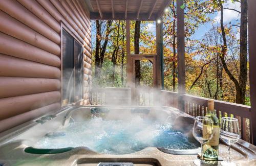 Dahlonega House | Log Cabin, Lake, Hot Tub, Near Wineries & Hiking
