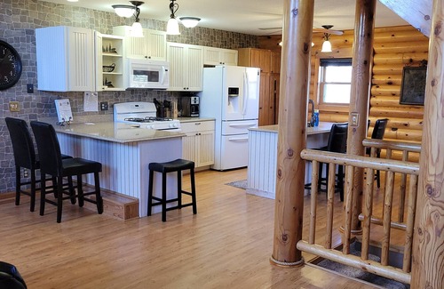 Chamberlain Cabin | Log Cabin located minutes from Missouri River, airport, I-90, and downtown.