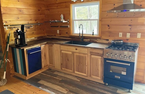 Kingfield House | Log Cabin Near town