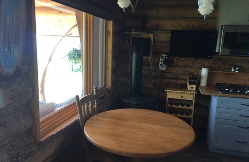 Gravenhurst Cabin | Log Cabin On the Lake B&B