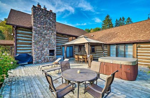 White Lake House | Log Cabin on the Wolf River with Private Hot Tub!