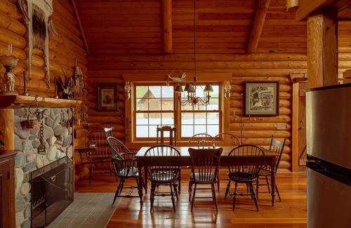 Polebridge Cabin | Log Cabin sleeps4 with spectacular views,Bunkhouse sleeps 3 with additional fee