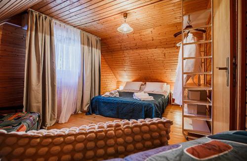 Brezice House | Log Cabin Vista View with Seasonal Hot Tub