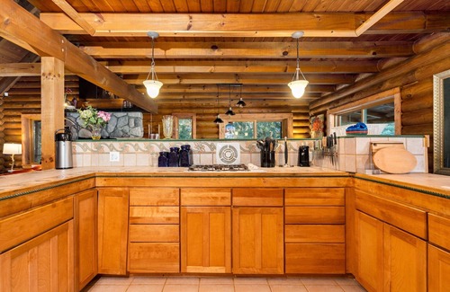 Charlevoix Cabin | Log Home 2 Hot Tubs sleeps 15 + 2nd apt available for rent sleeps 6 more ❤️pets