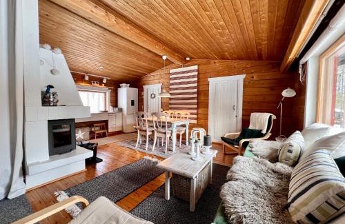 Saariselka Ski Chalet | Log House and New Sauna Pikariporras