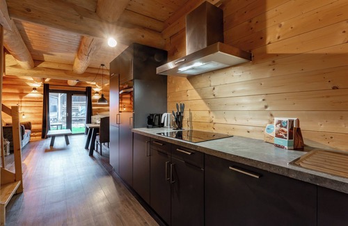 Sonnenalpe Nassfeld Ski Chalet | Log house near top ski resort