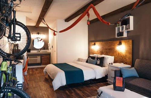 Century West Hotel | LOGE Bend