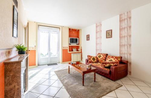 Saint-Hilaire-de-Voust House | Logement 3ch 8 personnes