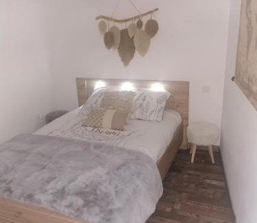 Saint-Dolay House | Logement cosy avec piscine et jacuzzi privatifs 4 étoiles