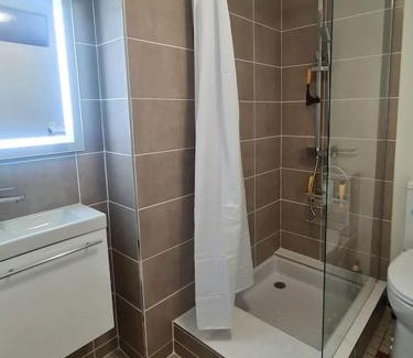 Grand-Brassac Apartment | Logement indépendant dans une longère