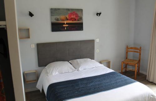 Saint-Clement-sur-Valsonne Hotel | Logis Hôtel Le Saint Clément