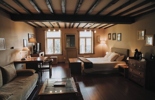 Artres Hotel | Logis Hôtel-Restaurant Le Moulin D'Artres