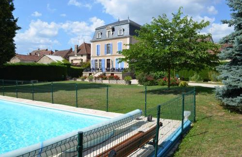 Saint-Boil House | Logis Hotel Domaine du Cheval Blanc