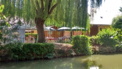Tennie Hotel | Logis Hotel-Restaurant "Auberge Le Petit pont"
