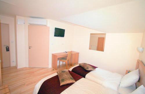 L'Oie Hotel | Logis Hotel Restaurant Le Grand Turc