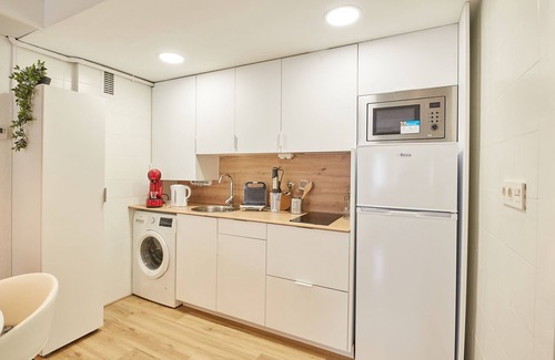 Zaragoza Centro Apartment | Loira Bretón: Charming Apartment in the University