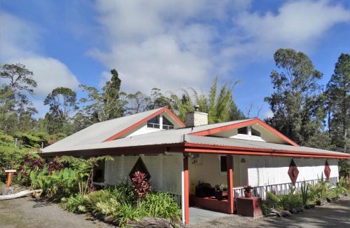Volcano Cabin | Lokahi Lodge