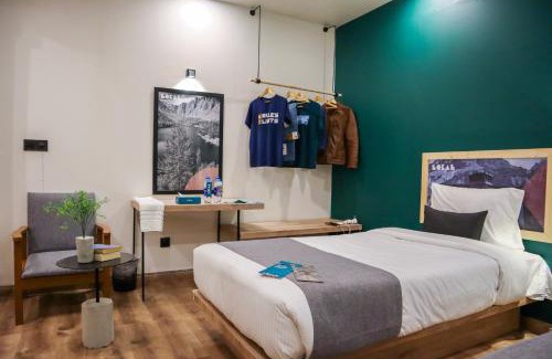 Skardu Hotel | LOKAL Rooms x Skardu (Mountain View)