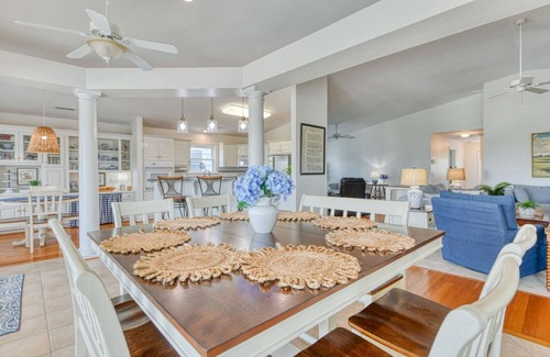 Long Bay Estates House | Lollipops Beach House - Four Bedroom, Three Bath, Private Pool in Long Bay