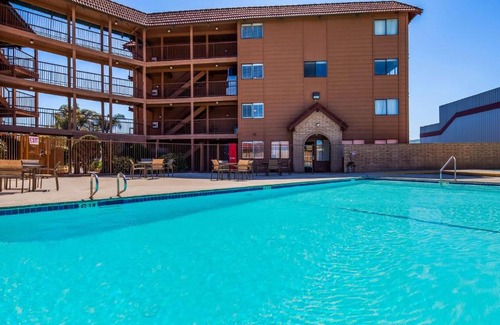 Lompoc Hotel | Lompoc Valley Inn and Suites