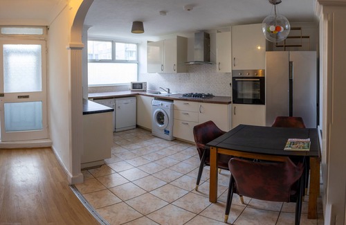 Euston House | London - 4 Bed - Sleeps 8 - Garden - Pet Friendly