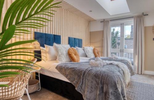 Norland House | London Holland Park - games room & parking