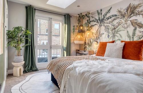 Norland House | London Holland Park - games room & parking