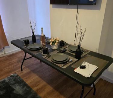 Downham Apartment | London House near Greenwich, Free Parking, Free WIFI