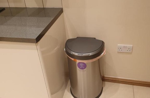 Valentines Apartment | London Luxury 1 bed flat 4 mins to Ilford Stn - kitchen, garden, parking, WiFi