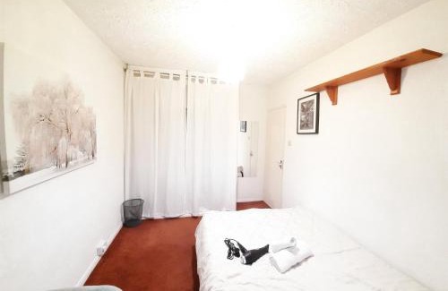 New Addington House | London North Downs rooms