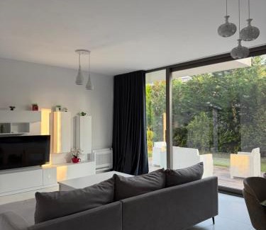 Dhermi Villa | London Villa Olea Residence Drimades