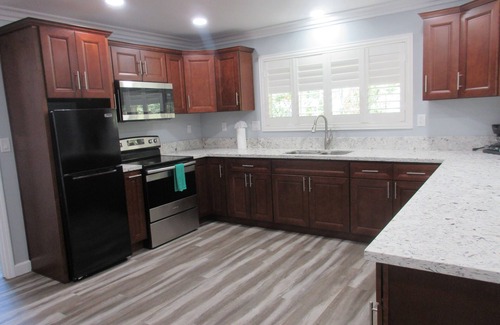 North Fremont Street Hotel | Lone Oak Lodge