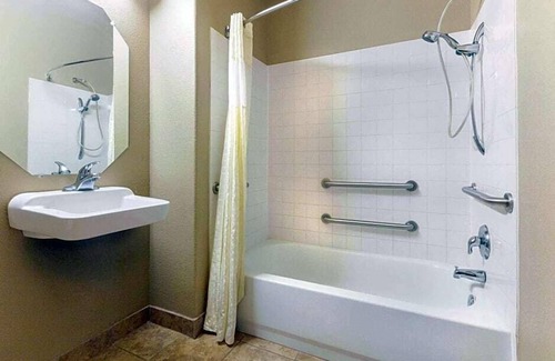 Groesbeck Hotel | Lone Star Inn & Suites