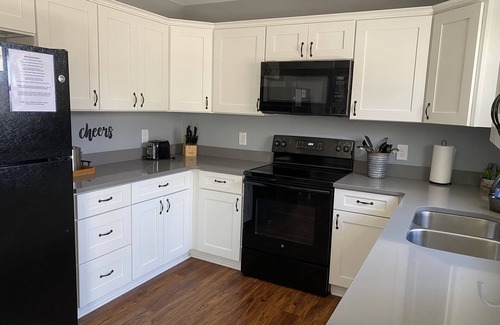 Dahlonega House | LoneBear Cottage2 Historic Dahlonega & Wineries!