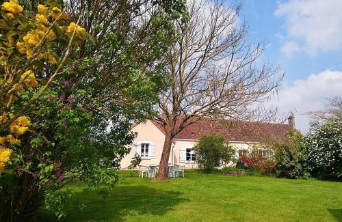 Saint-Calez-en-Saosnois House | Longère XIXe rénovée avec spa, trampoline, vélos, jeux et grand jardin au calme - FR-1-410-135