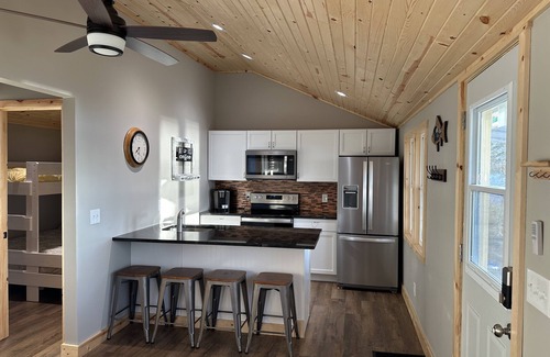Isanti Cabin | Long Lake Sunset Cottage