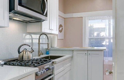 Glendale Apartment | LONG TERM - EXTENDED STAY - ONE Block to City Center. LUX Retro. Free Parking